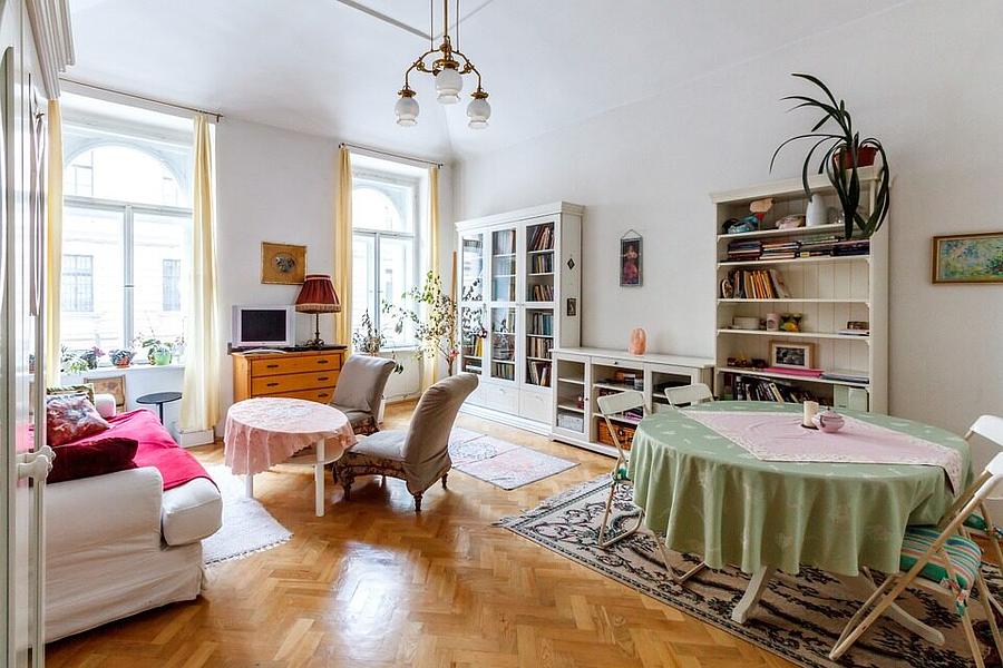 Renovated Historic Apartment with Character